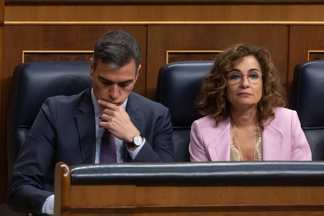 El presidente del Gobierno, Pedro S&aacute;nchez y la vicepresidenta primera y ministra de Hacienda, Mar&iacute;a Jes&uacute;s Montero. Eduardo Parra / Archivo