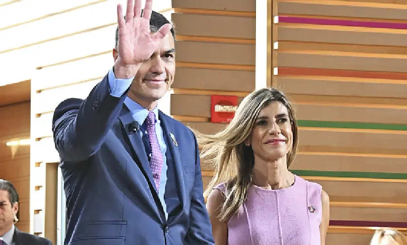 El presidente del Gobierno, Pedro S&aacute;nchez y su mujer, Bego&ntilde;a G&oacute;mez. / EP / Archivo