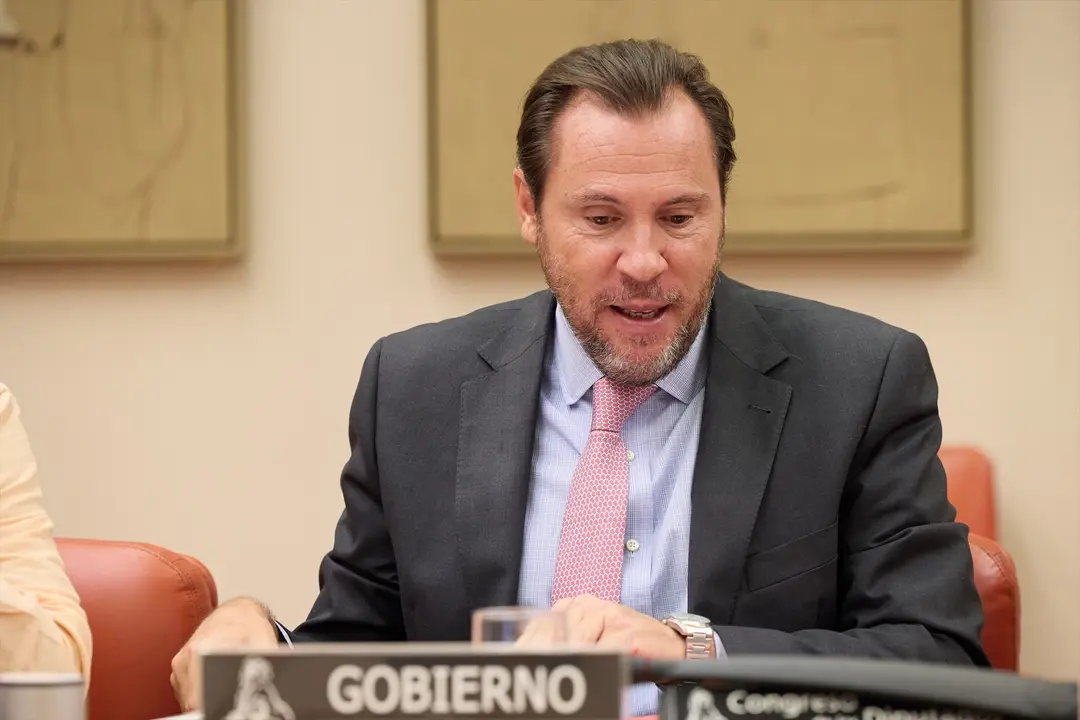 El ministro de Transportes y Movilidad Sostenible, &Oacute;scar Puente, comparece en la Comisi&oacute;n de Transportes y Movilidad Sostenible. / Jes&uacute;s Hell&iacute;n
