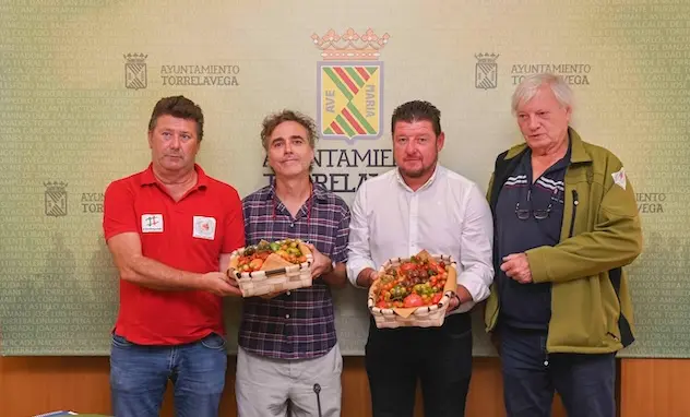 El concejal del PRC, Jes&uacute;s S&aacute;nchez durante la presentaci&oacute;n de la feria del Tomate. / A.E.