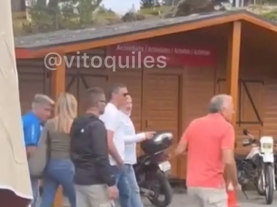 Pedro S&aacute;nchez y su mujer, Bego&ntilde;a G&oacute;mez, en Andorra. / Vito Quiles