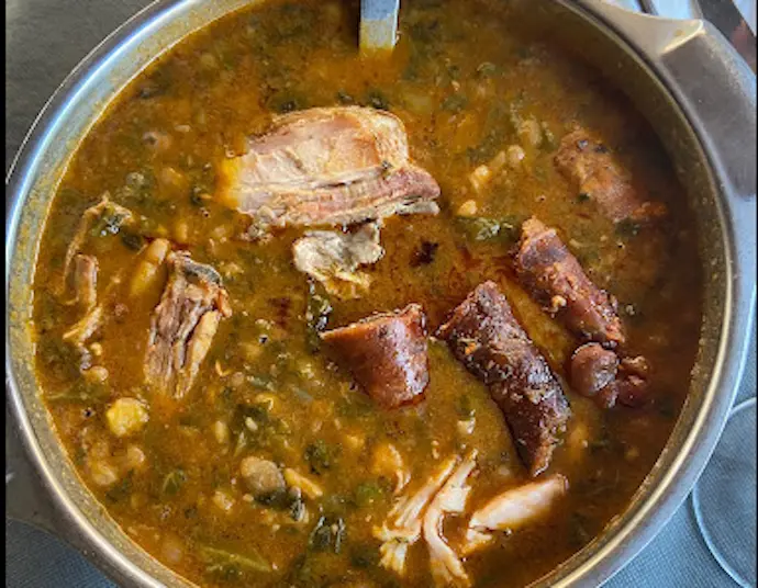 Plato de cocido del restaurante. / A.E.