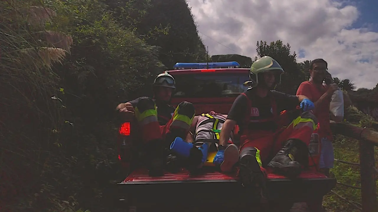Momento de la intervenci&oacute;n de los servicios de emergencias. / 112