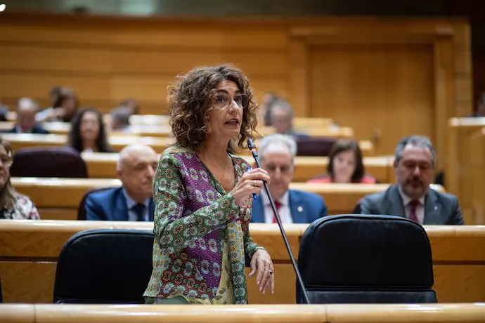 La vicepresidenta primera y ministra de Hacienda, Mar&iacute;a Jes&uacute;s Montero. / EP