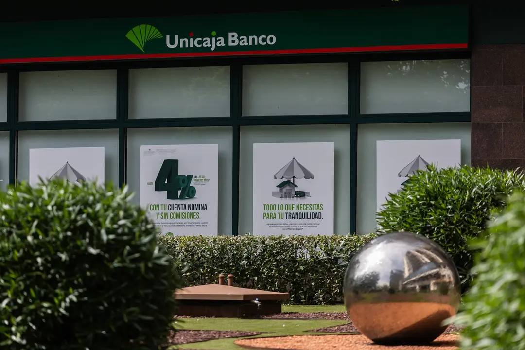 Una oficina de Unicaja. / Alejandro Mart&iacute;nez V&eacute;lez