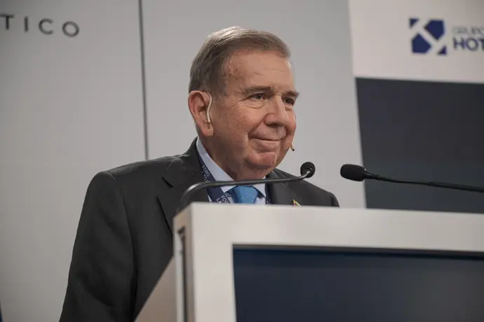 El opositor venezolano, Edmundo Gonz&aacute;lez, durante la segunda jornada del Foro La Toja. / EP