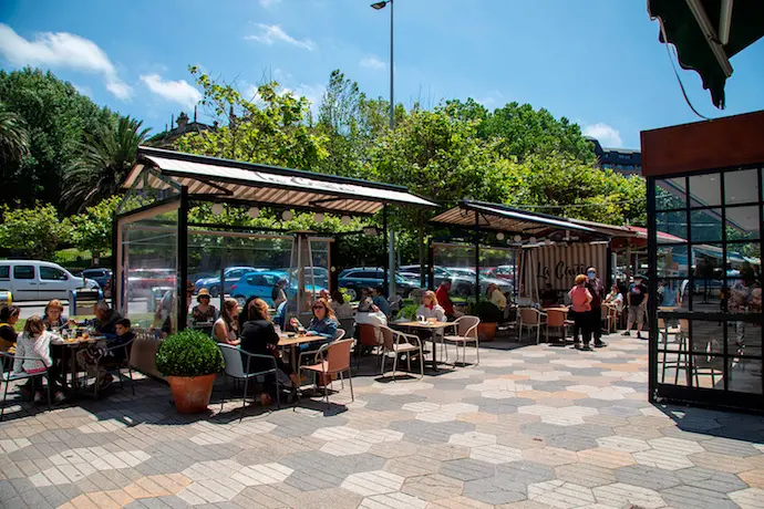 Exterior del restaurante La Ca&ntilde;&iacute;a en Santander. / L.C