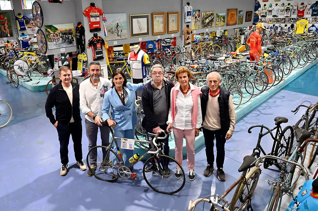 Gema Igual visit&oacute; el Museo del Ciclismo de Santander. / Alerta