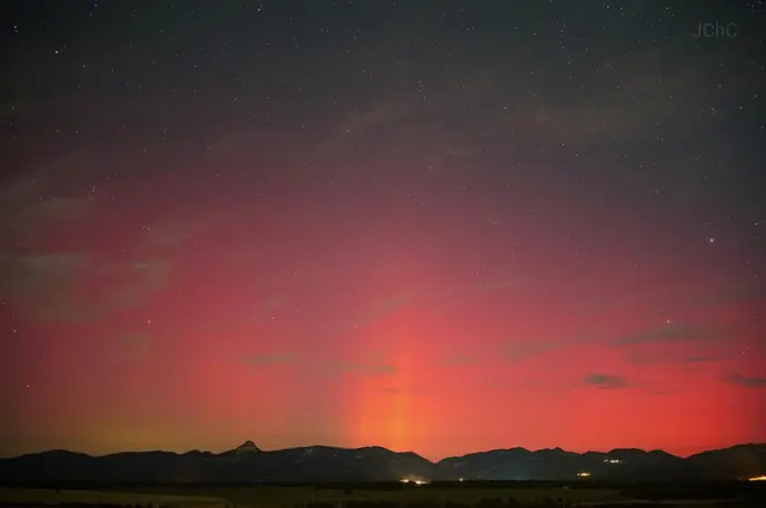 El cielo durante el espect&aacute;culo de la aurora boreal. / Red x