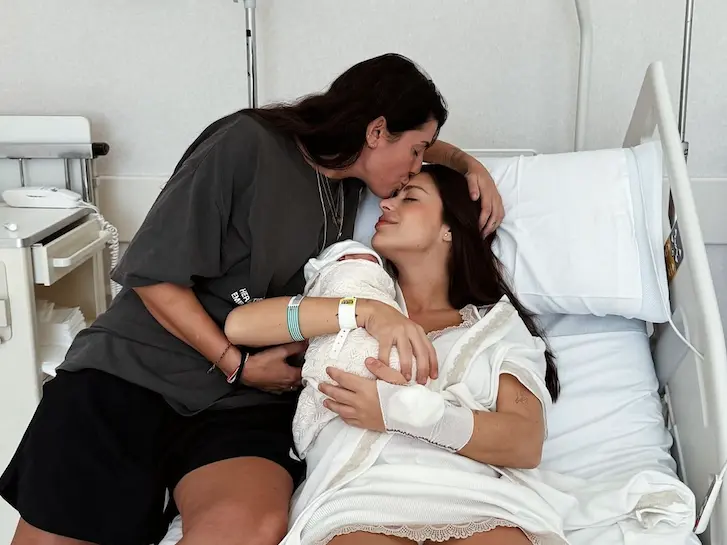 Alba y Aida tras anunciar en redes sociales que ya hab&iacute;an sido madres. / IG