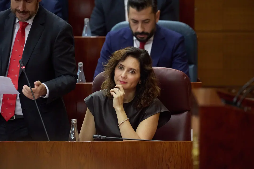 La presidenta de la Comunidad de Madrid, Isabel D&iacute;az-Ayuso, durante un pleno en la Asamblea de Madrid. / Jes&uacute;s Hell&iacute;n