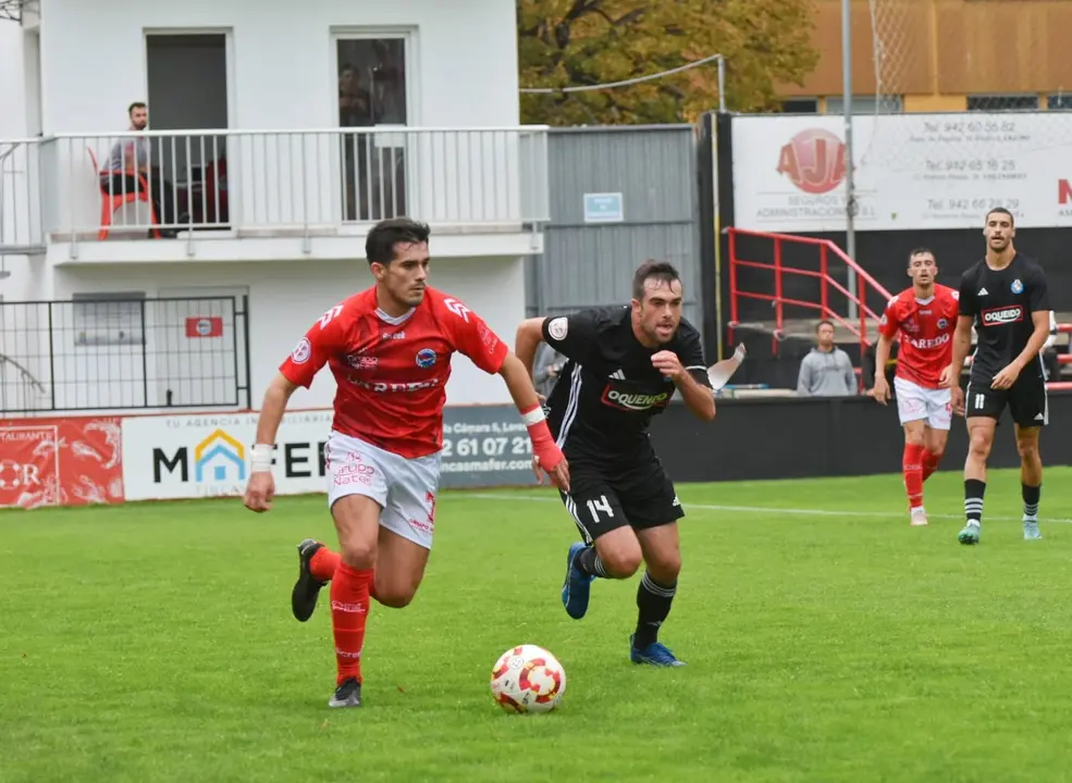 Partido disputado entre Laredo y UD Llanera. / Red X