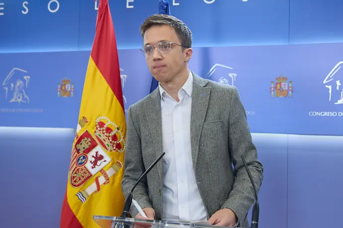 El portavoz de Sumar I&ntilde;igo Errej&oacute;n durante una rueda de prensa. / EP