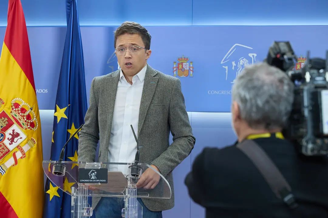 El portavoz de Sumar I&ntilde;igo Errej&oacute;n durante una rueda de prensa posterior a la reuni&oacute;n de la Junta de Portavoces. / Jes&uacute;s Hell&iacute;n