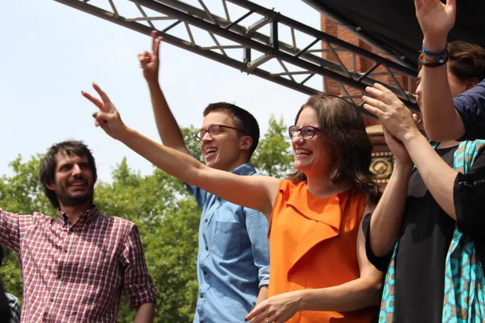 Ernest Urtasun, &Iacute;&ntilde;igo Errej&oacute;n y M&oacute;nica Oltra, en un acto de campa&ntilde;a de Sumar. / EP