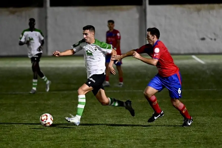 Partido igualado en los minutos finales en Lanzarote. / RRC