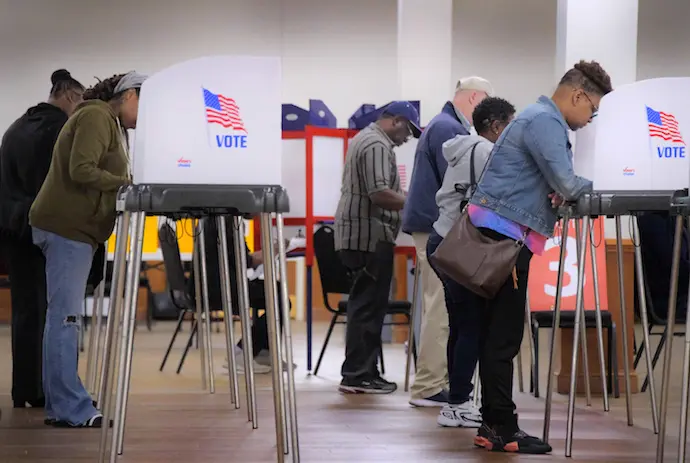 Varias personas votando en Estados Unidos. / EP