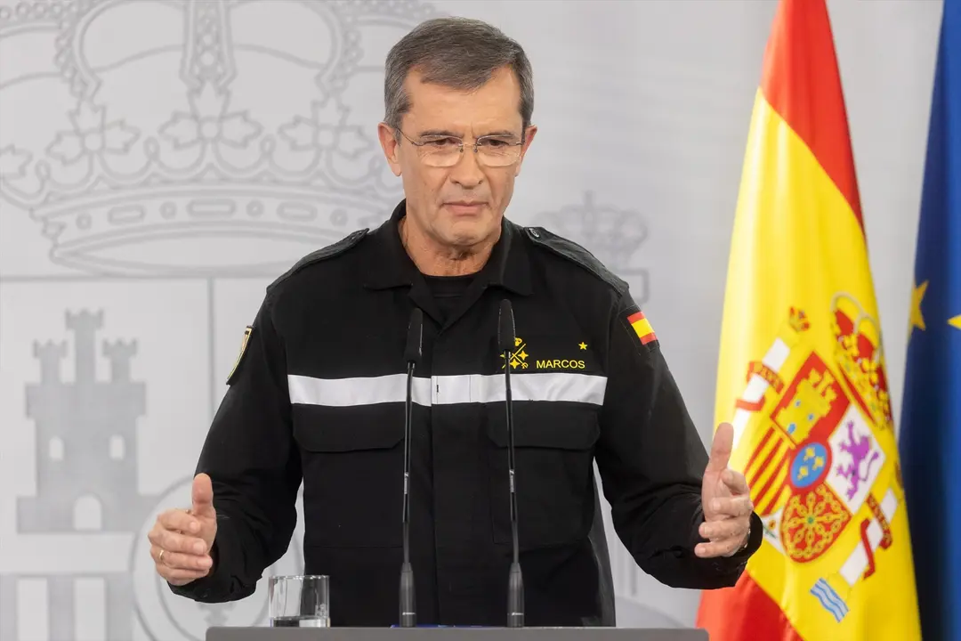 El general jefe de la UME, Francisco Javier Marcos, durante una rueda de prensa posterior al Comit&eacute; de Crisis para el seguimiento de los efectos de la DANA. / Eduardo Parra