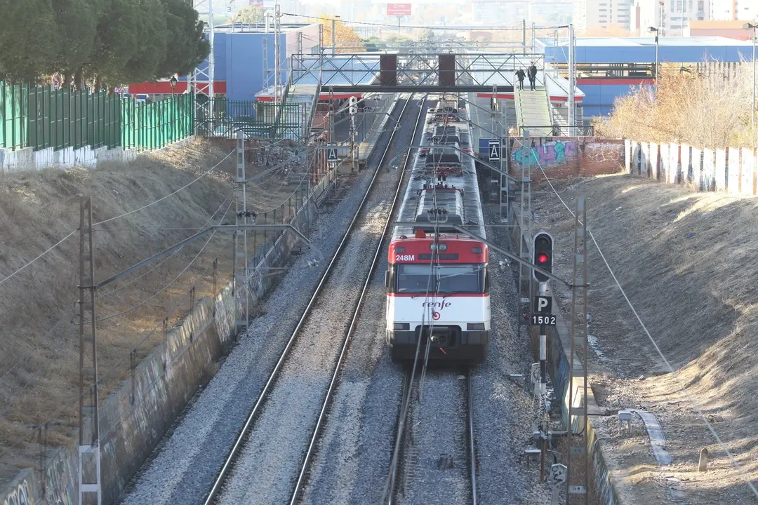 Tren de Cercan&iacute;as de Madrid. / Alerta