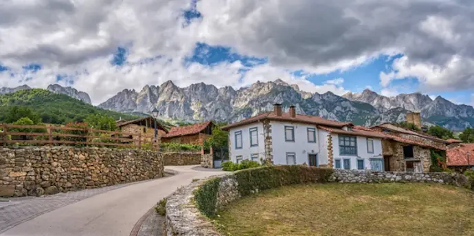 Mogrovejo, el pueblo donde se grab&oacute; Heidi. / A.S.P