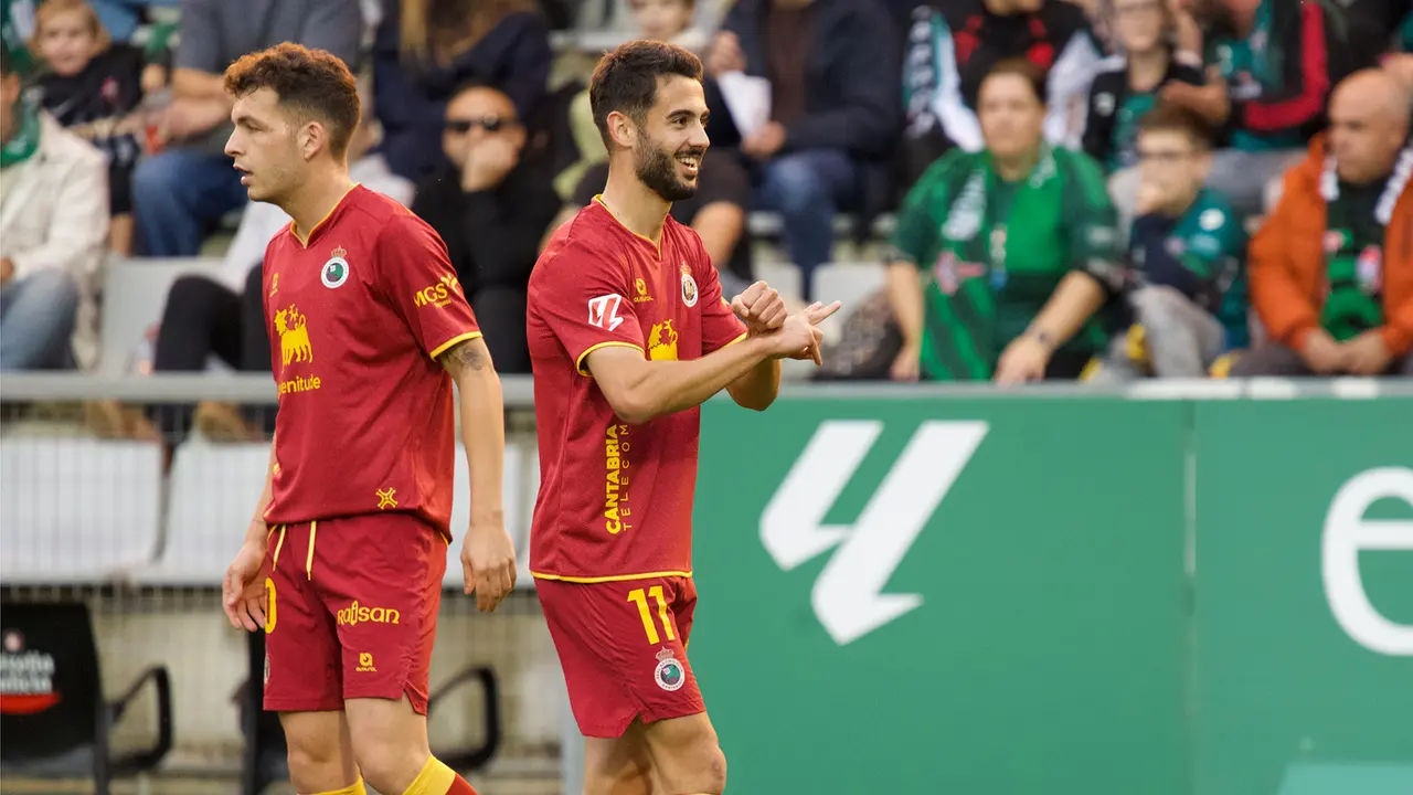 Andr&eacute;s celebra su gol en la primera mitad. / L.H.