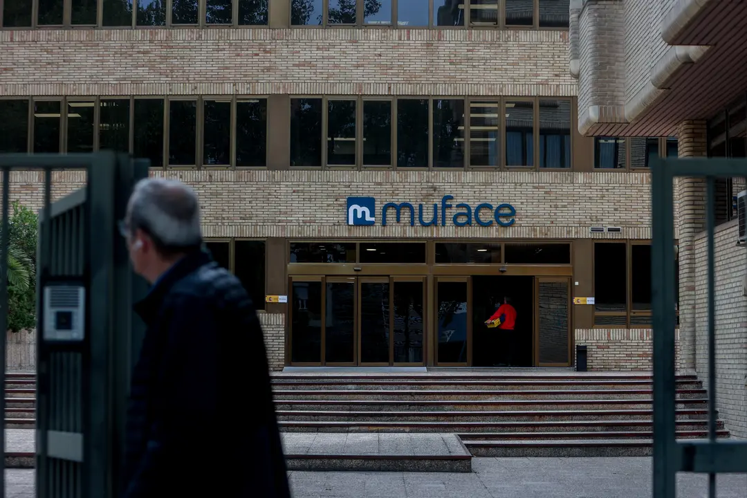 Fachada de un edificio de Muface en Madrid. / Ricardo Rubio