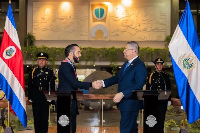 El presidente de El Salvador, Nayib Bukele, y su hom&oacute;logo costarricense, Rodrigo Chaves. / Presidencia de El Salvador