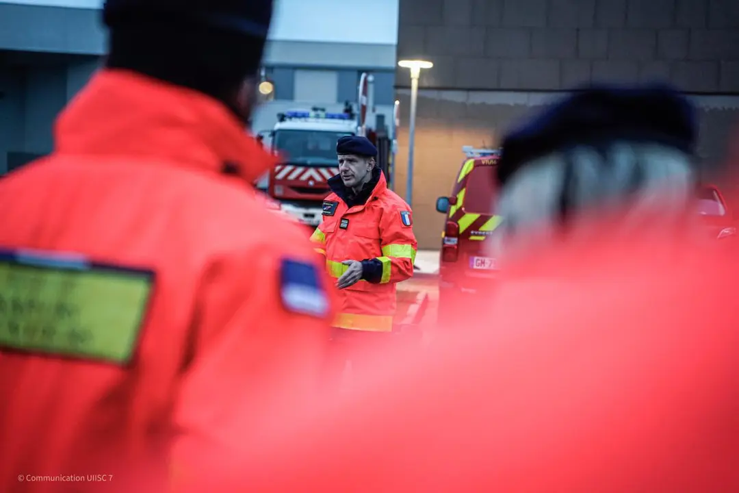 Ante los da&ntilde;os causados ​​por las inundaciones en la Comunidad Valenciana, 50 socorristas y bomberos de 
@SecCivileFrance
 partieron esta ma&ntilde;ana hacia Espa&ntilde;a.