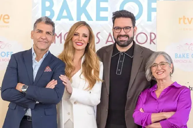 La presentadora Paula V&aacute;zquez y el jurado de Bake Off. / Alerta