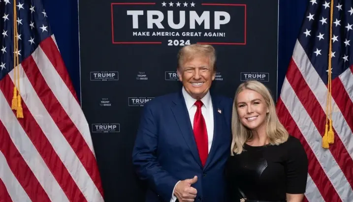 Karoline Leavitt junto a el presidente electo de Estados Unidos, Donald Trump, design&oacute; como portavoz de la Casa Blanca a Karoline Leavitt, quien fue el rostro de su campa&ntilde;a como portavoz y tambi&eacute;n form&oacute; parte del equipo de comunicaciones de la Casa Blanca durante su primer mandato (2017-2021).