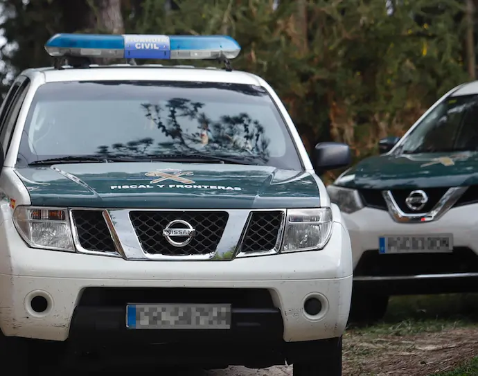 Dos coches de Guardia Civil. / EP