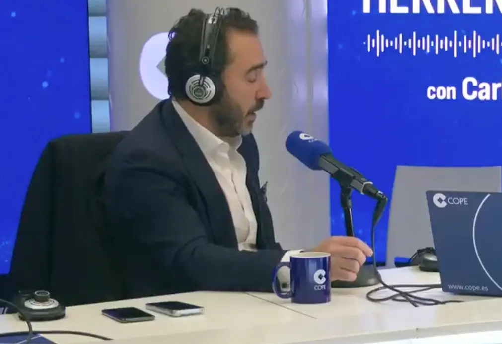 V&iacute;ctor de Aldama durante la entrevista con Herrera en COPE. COPE