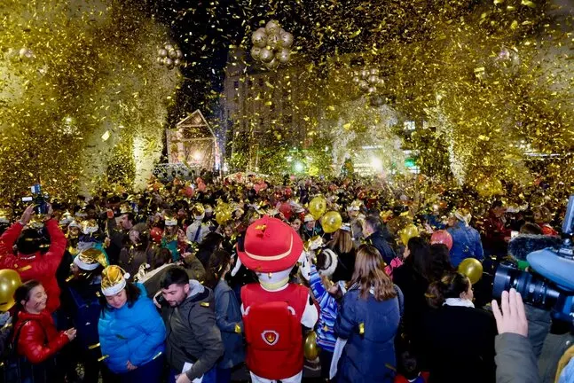 Acto de encendido de luces navide&ntilde;as en Santander. / Alerta