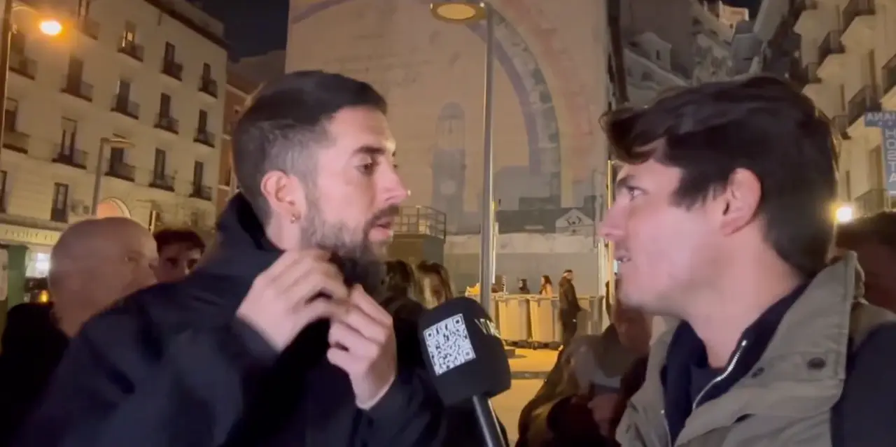 Vito Quiles durante la entrevista breve a Broncano.
