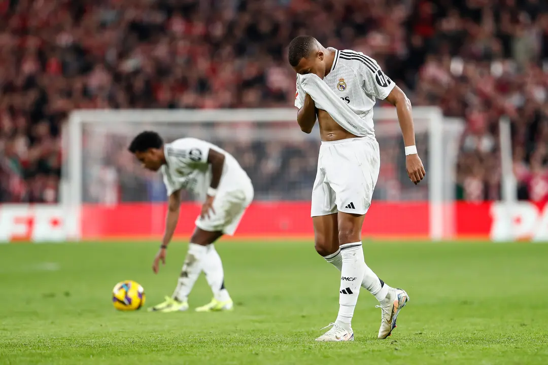 Kylian Mbapp&eacute; durante el partido de ayer ante el Athletic. / EP