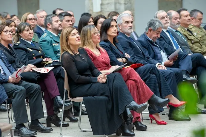 La presidenta de Cantabria, Mar&iacute;a Jos&eacute; S&aacute;enz de Buruaga, asiste al acto de conmemoraci&oacute;n del 46 aniversario de la Constituci&oacute;n Espa&ntilde;ola. / ALERTA
