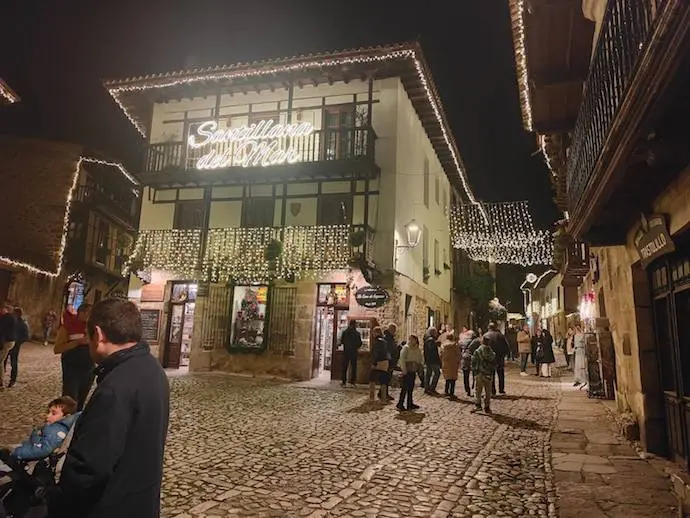 Santillana del Mar en Navidad. / FB