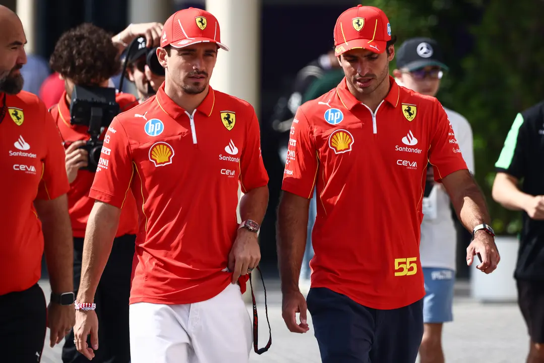 Los pilotos de Ferrari, Charles Leclerc y Carlos Sainz. / Beata Zawrzel