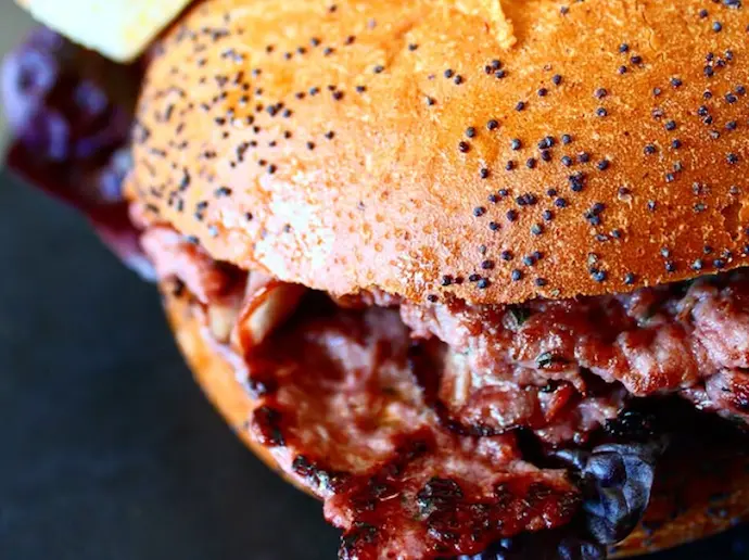 Una burger en el Nada PreBistro. / IG