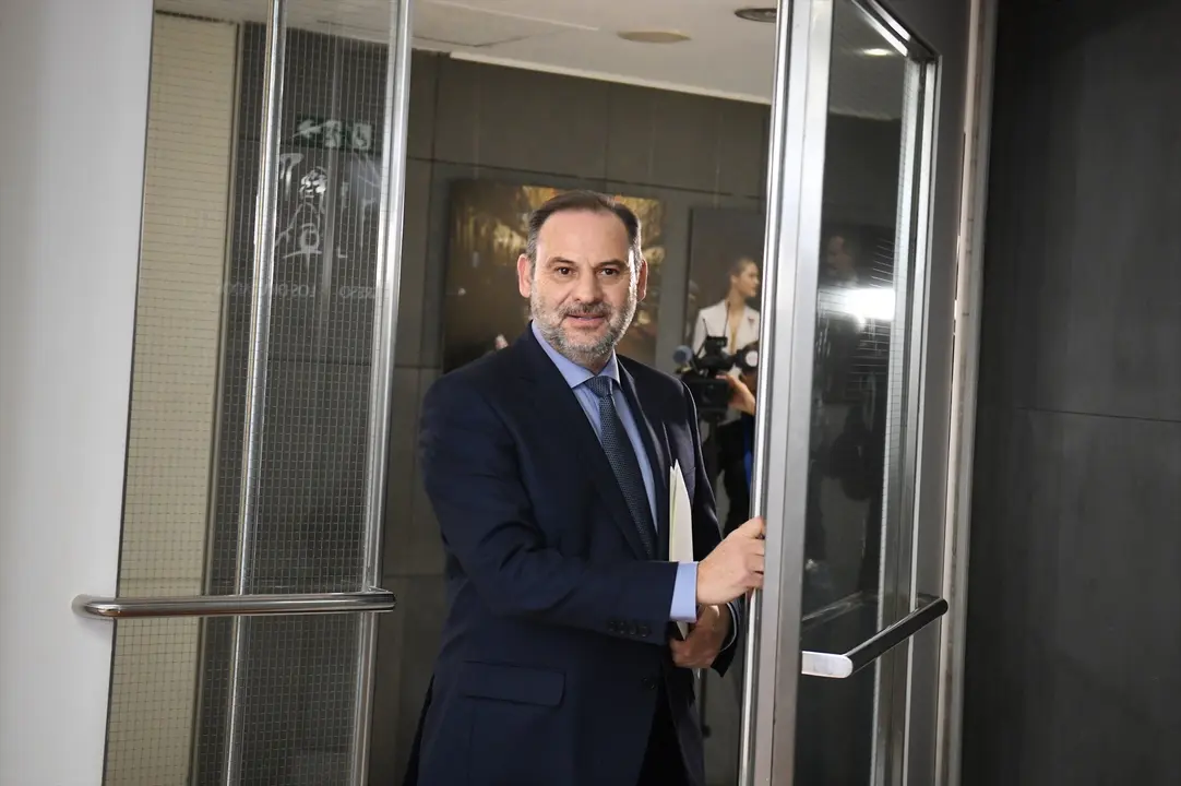 El exministro Jos&eacute; Luis &Aacute;balos durante una rueda de prensa en el Congreso de los Diputados tras denunciar a la Guardia Civil ante la Fiscal&iacute;a. / Fernando S&aacute;nchez