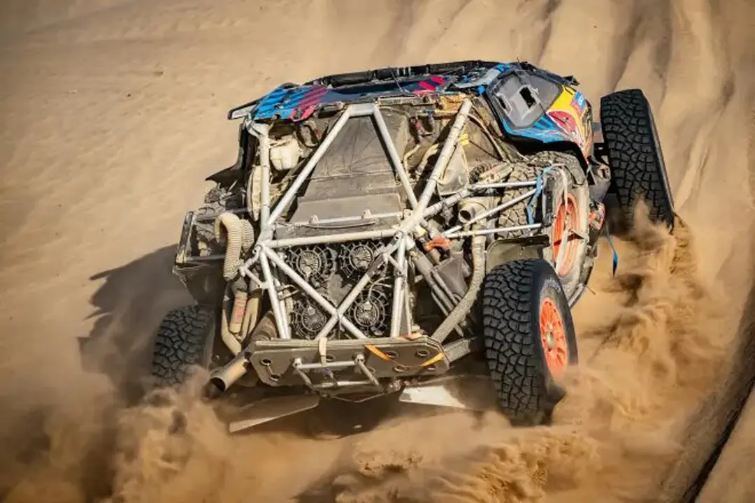 Estado del &lsquo;Ford raptor&rsquo; de Carlos Sainz durante su &uacute;ltimo recorrido. / Red Bull
