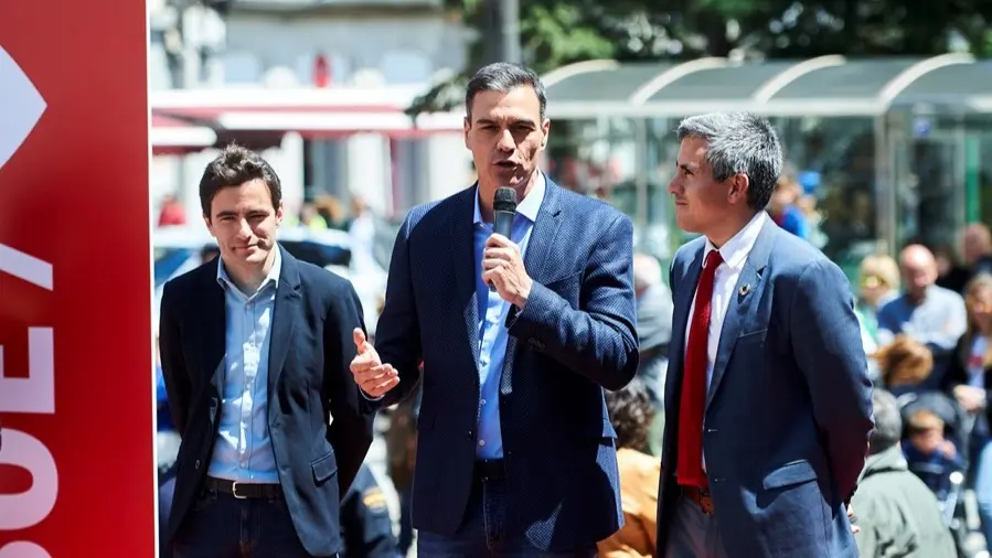Pedro Casares, Pedro S&aacute;nchez y Pablo Zuloaga.- Archivo