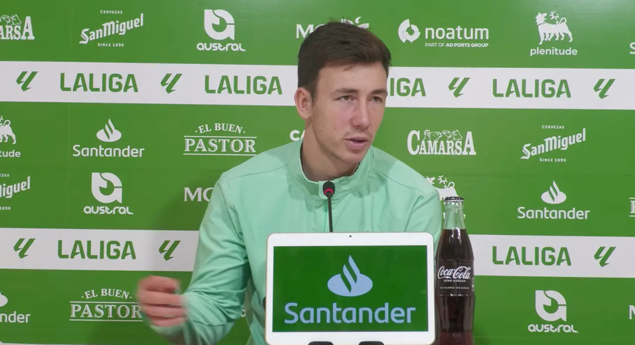 Sa&uacute;l Garc&iacute;a durante la rueda de prensa previa al pr&oacute;ximo partido del Racing de Santander. / Real Racing Club