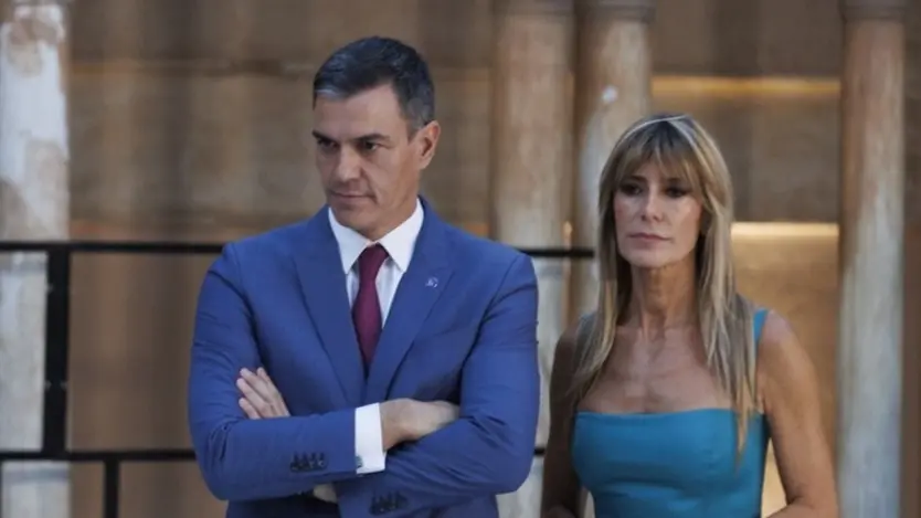 El presidente del Gobierno, Pedro S&aacute;nchez, y su esposa, Bego&ntilde;a G&oacute;mez. / &Aacute;lex C&aacute;mara / Archivo