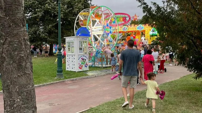 Visitantes y locales en el &lsquo;D&iacute;a del Ni&ntilde;o&rsquo; celebrado como broche final a las fiestas de Torrelavega. / Alerta