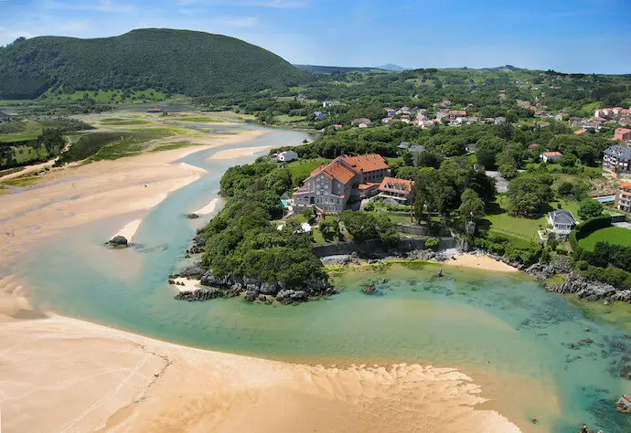 Vista general de Isla, Cantabria. / A.E