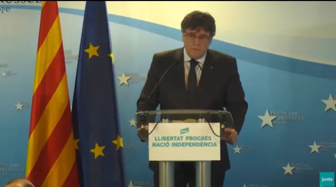 Puigdemont durante la rueda de prensa de hoy. / Red X
