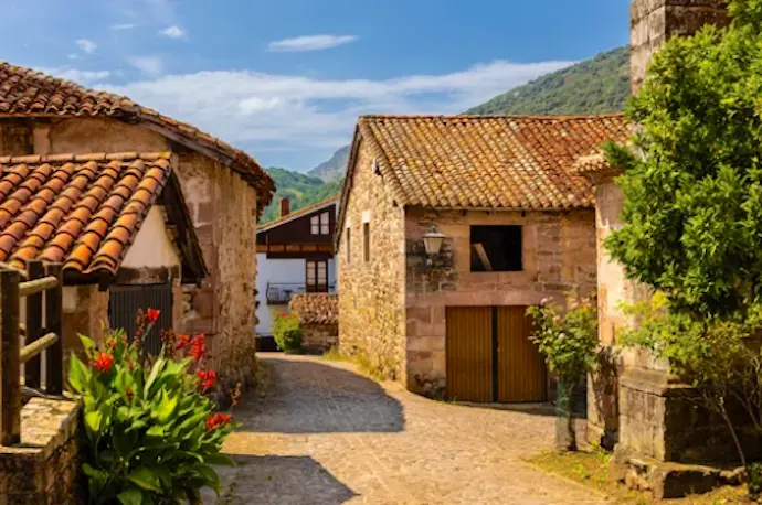 Una de las calles de Carmona, Cantabria. / A.S.P