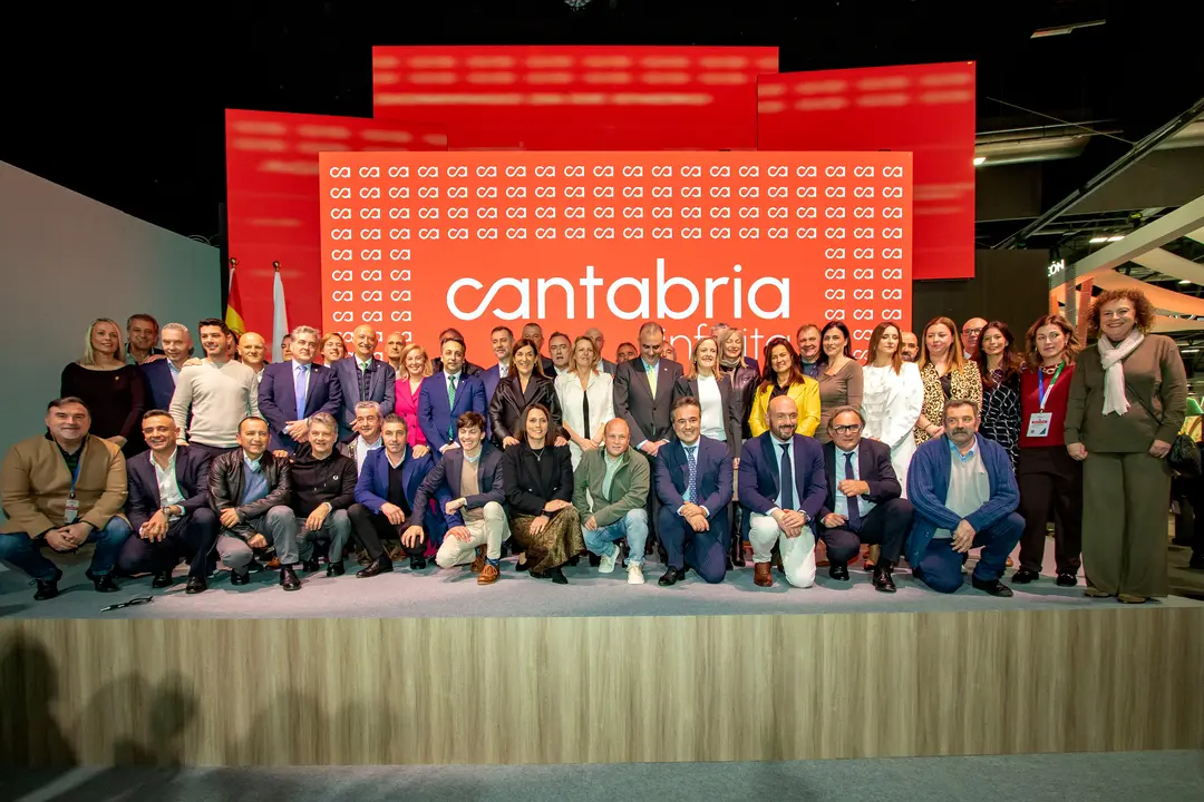 Diferentes autoridades de Cantabria en el D&iacute;a de Cantabria en FITUR 2025. / A.E.