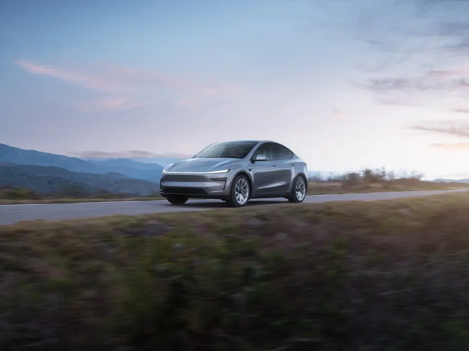 Tesla lanza el nuevo Model Y en Europa. / Tesla